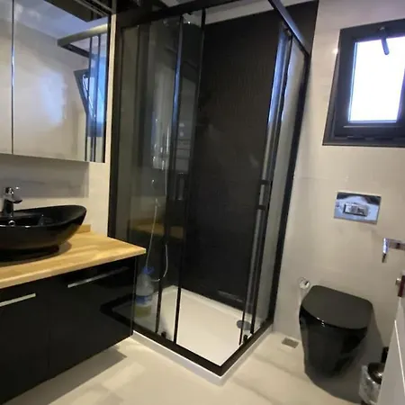 Cesme'de Ozel Havuzlu, Barbeku Alanli Villa-awz111 Cesme