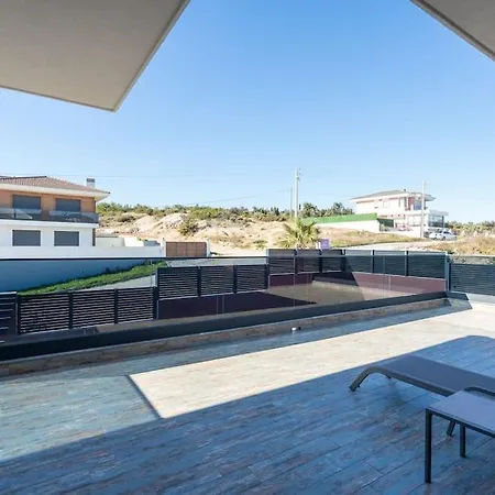 Cesme'de Ozel Havuzlu, Barbeku Alanli Villa-awz111