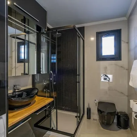 Cesme'de Ozel Havuzlu, Barbeku Alanli Villa-awz111 *